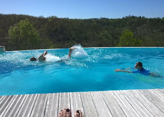 Des Camazets Avec Piscine 펜션 Trespoux-Rassiels